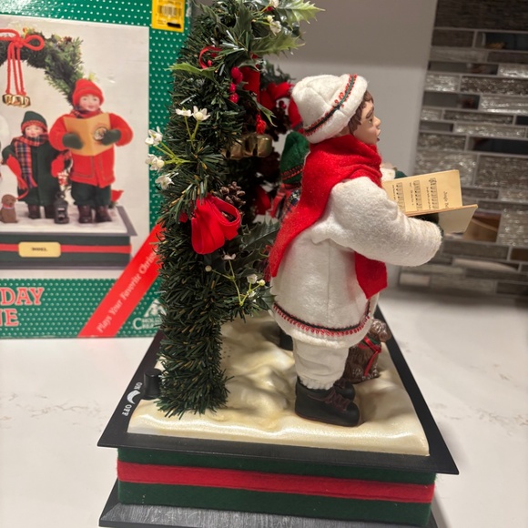 Vintage Dickens Smile Ind. Ltd. 1990 Christmas Carol Music Box with Lights w/box - Picture 13 of 17